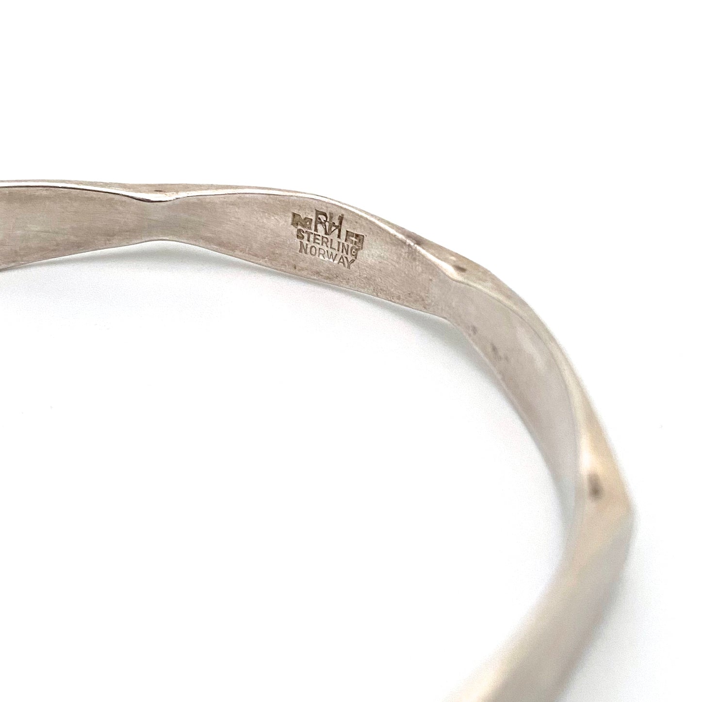 Plus Studios / Norway Design silver 'Nut' bangle #1 ~ Ragnar Hansen
