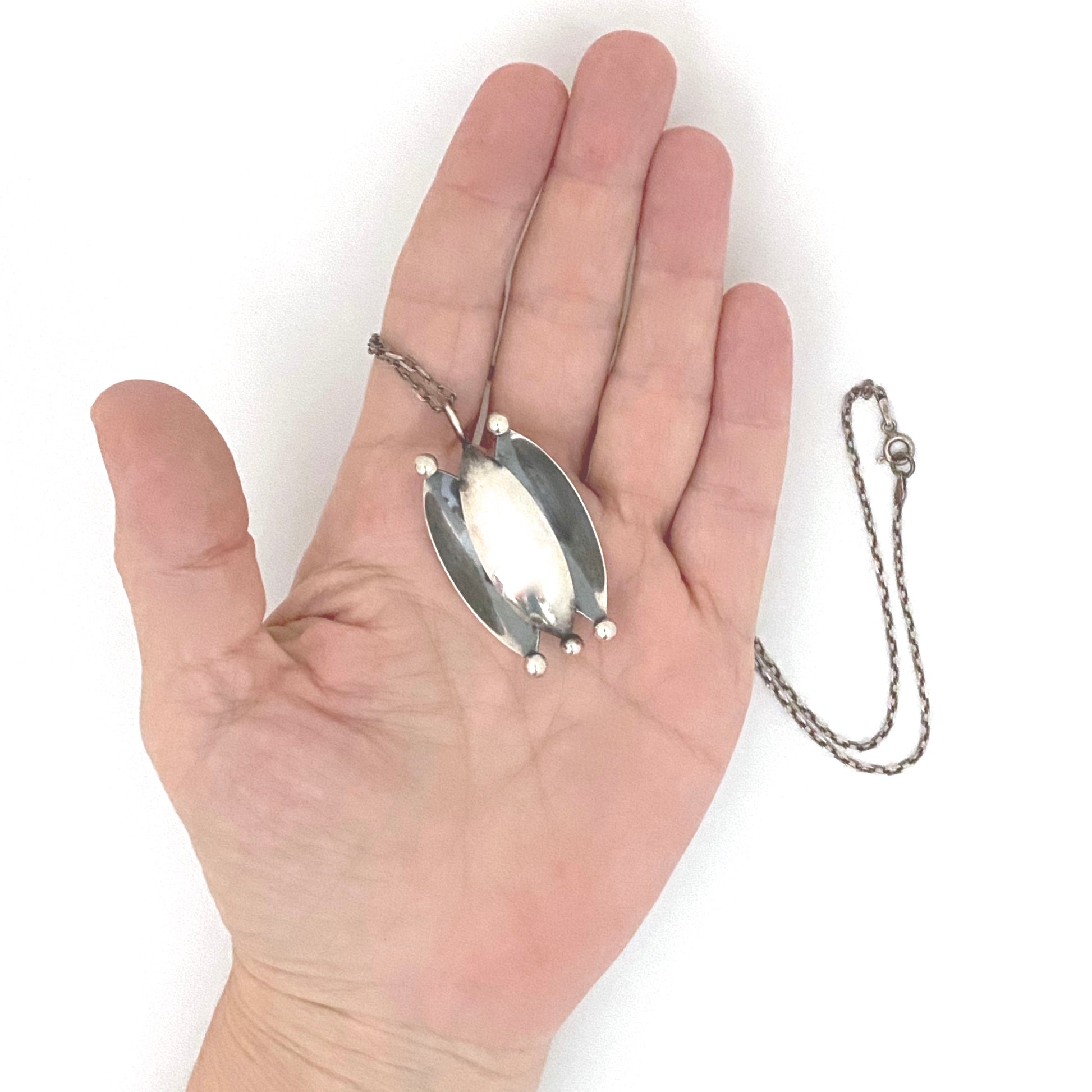 scale Kupittaan Kulta Elis Kauppi Finland vintage silver pendant necklace Scandinavian Modernist jewelry design