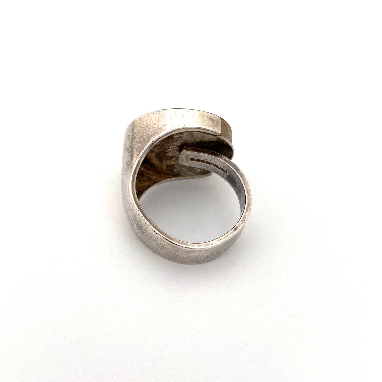 Kupittaan Kulta large silver & moss agate ring ~ Elis Kauppi