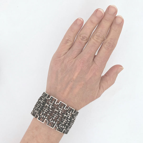 scale Hans Gehrig Canada vintage heavy silver openwork link bracelet Canadian Modernist art jewelry design