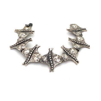 detail Guy Vidal Canada vintage brutalist pewter stingray panel link bracelet Canadian Modernist jewelry design