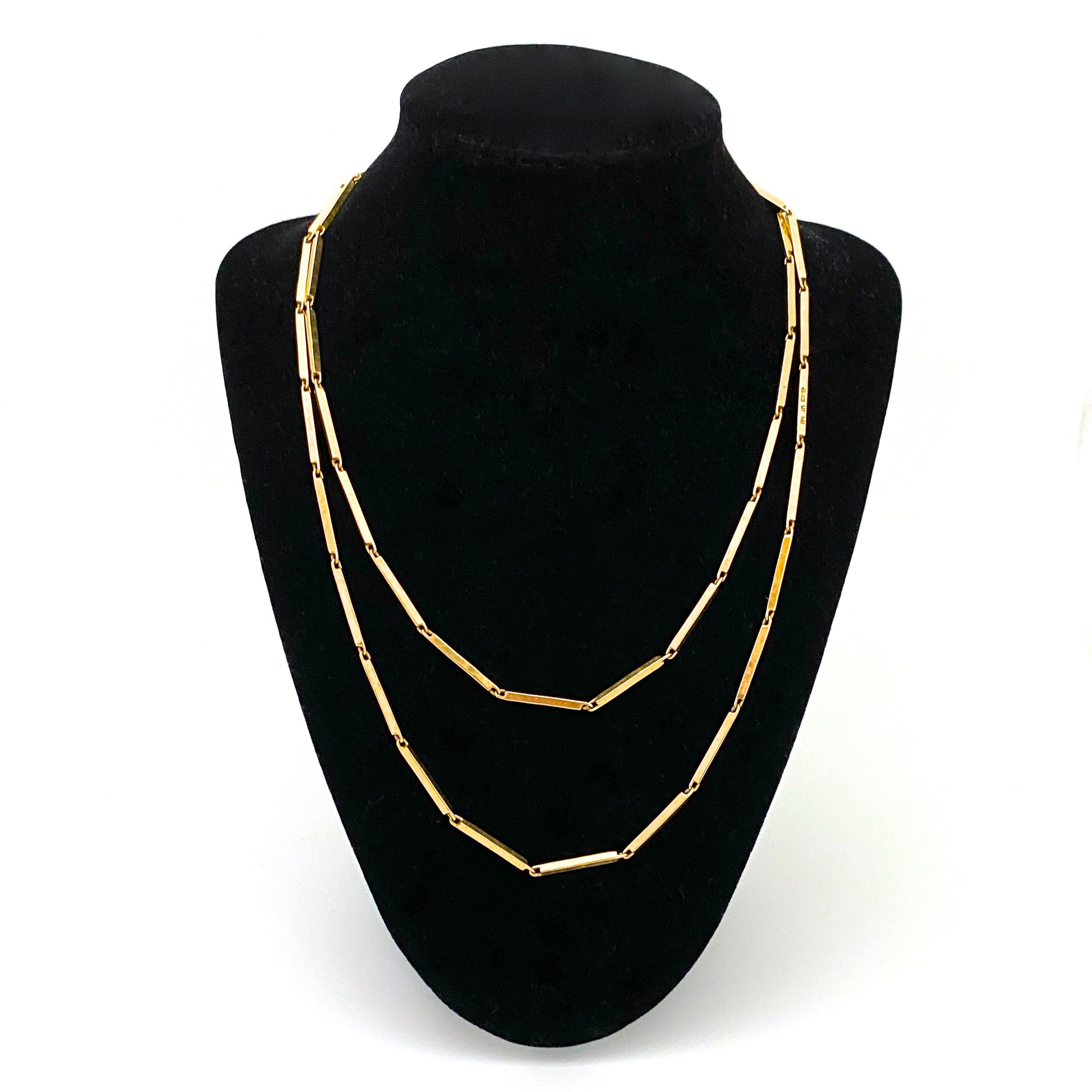Walter Schluep Canada vintage 18k yellow gold long hammered link chain necklace Modernist art jewelry design on neck stand
