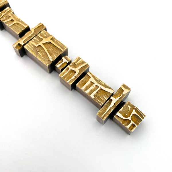 detail Hans Gehrig Canada vintage heavy carved 18k gold silver panel link bracelet Modernist art jewelry design
