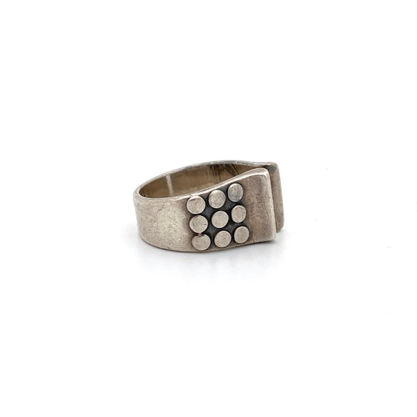 profile Anna Greta Eker for Plus Studios Norway Design vintage silver dots ring