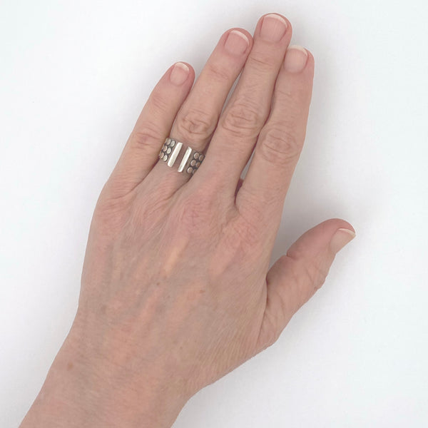 scale Anna Greta Eker for Plus Studios Norway Design vintage silver dots ring