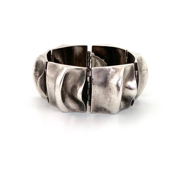 detail Matti Hyvarinen Finland vintage textured silver wide panel link bracelet 1970 Scandinavian Modernist jewelry design