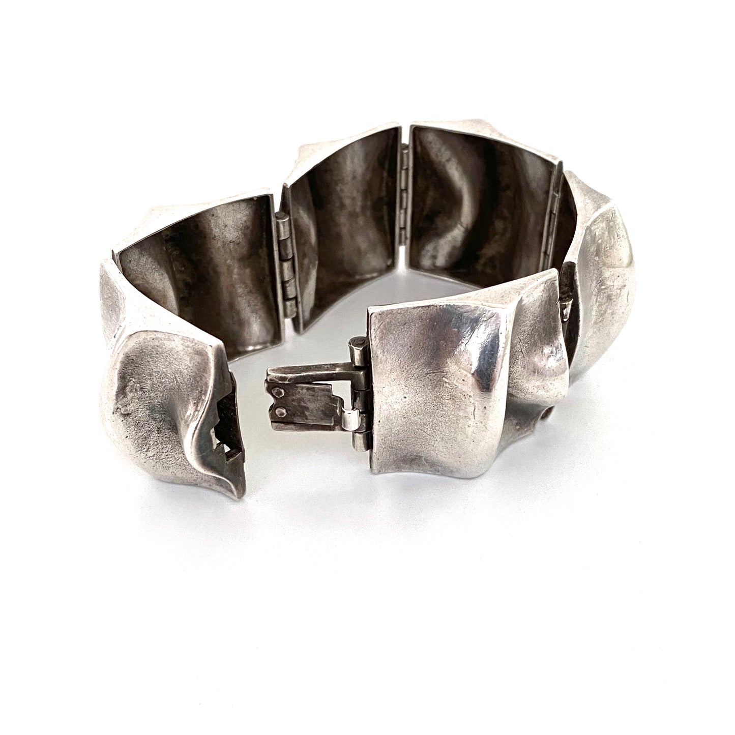 Matti Hyvarinen deeply textured wide panel link bracelet ~ 1970
