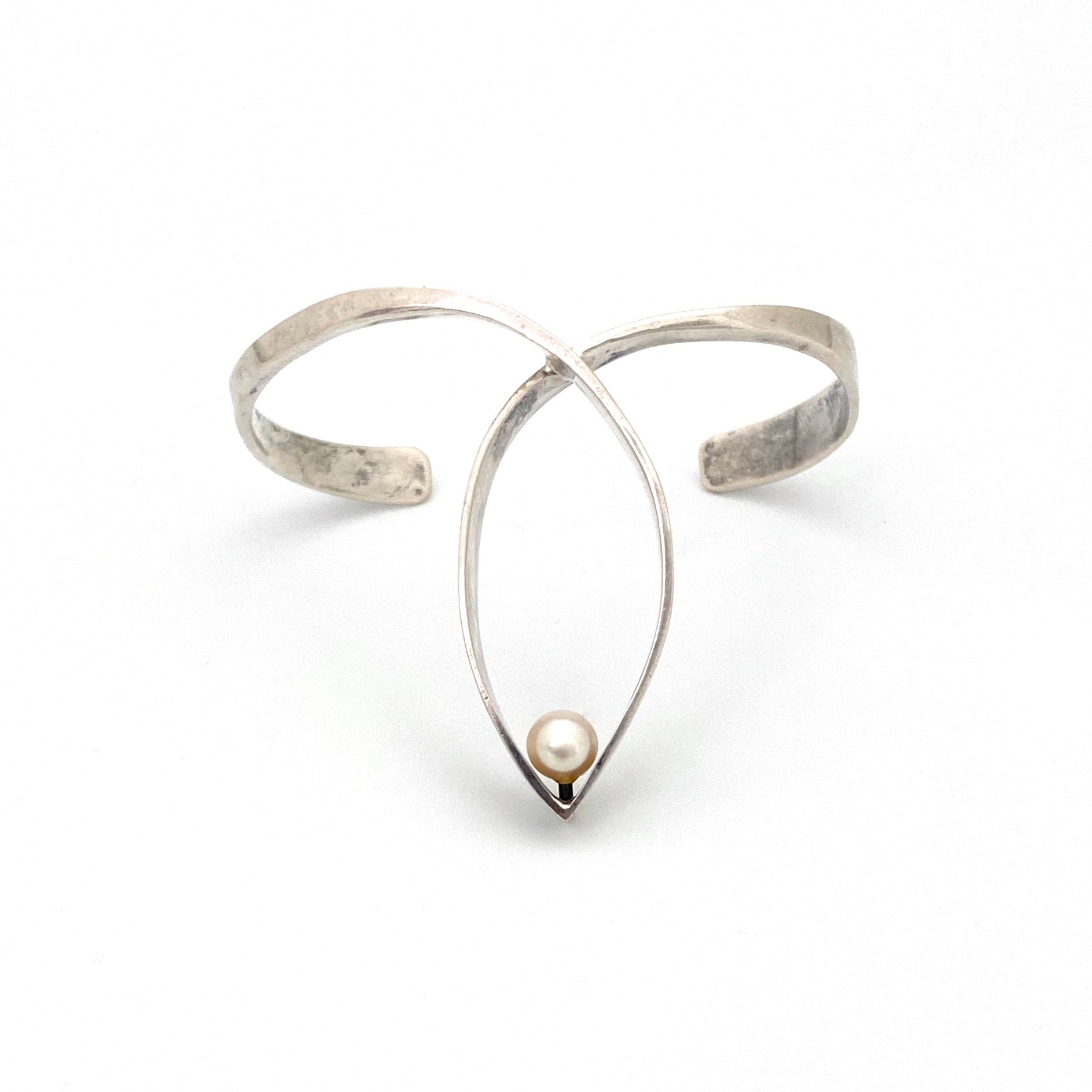 detail Jean Lasnier USA vintage silver pearl cuff bracelet American Modernist jewelry design