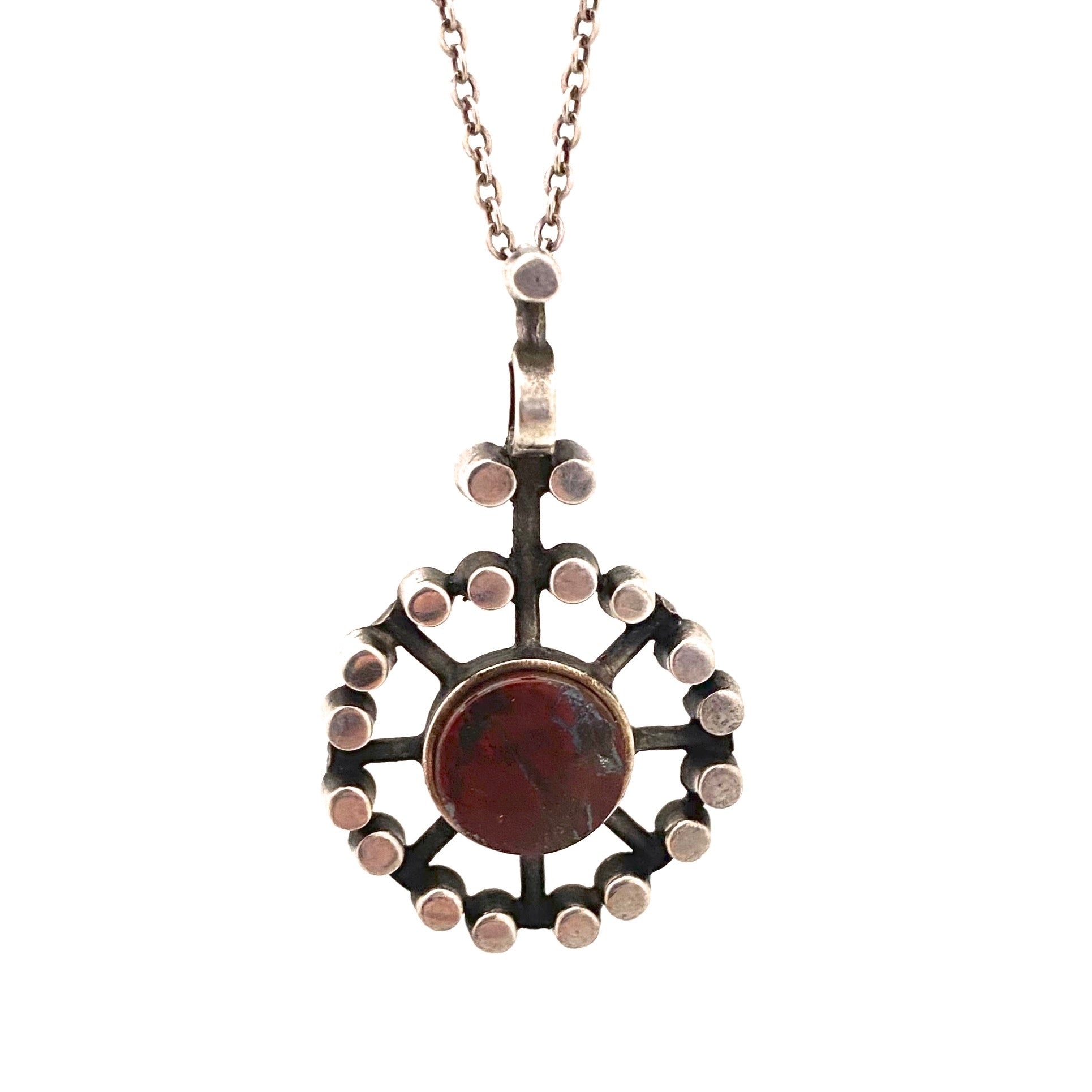 detail Jorma Laine for Kultateollisuus Finland vintage silver red jasper pendant necklace 1973 Scandinavian Modernist jewelry design