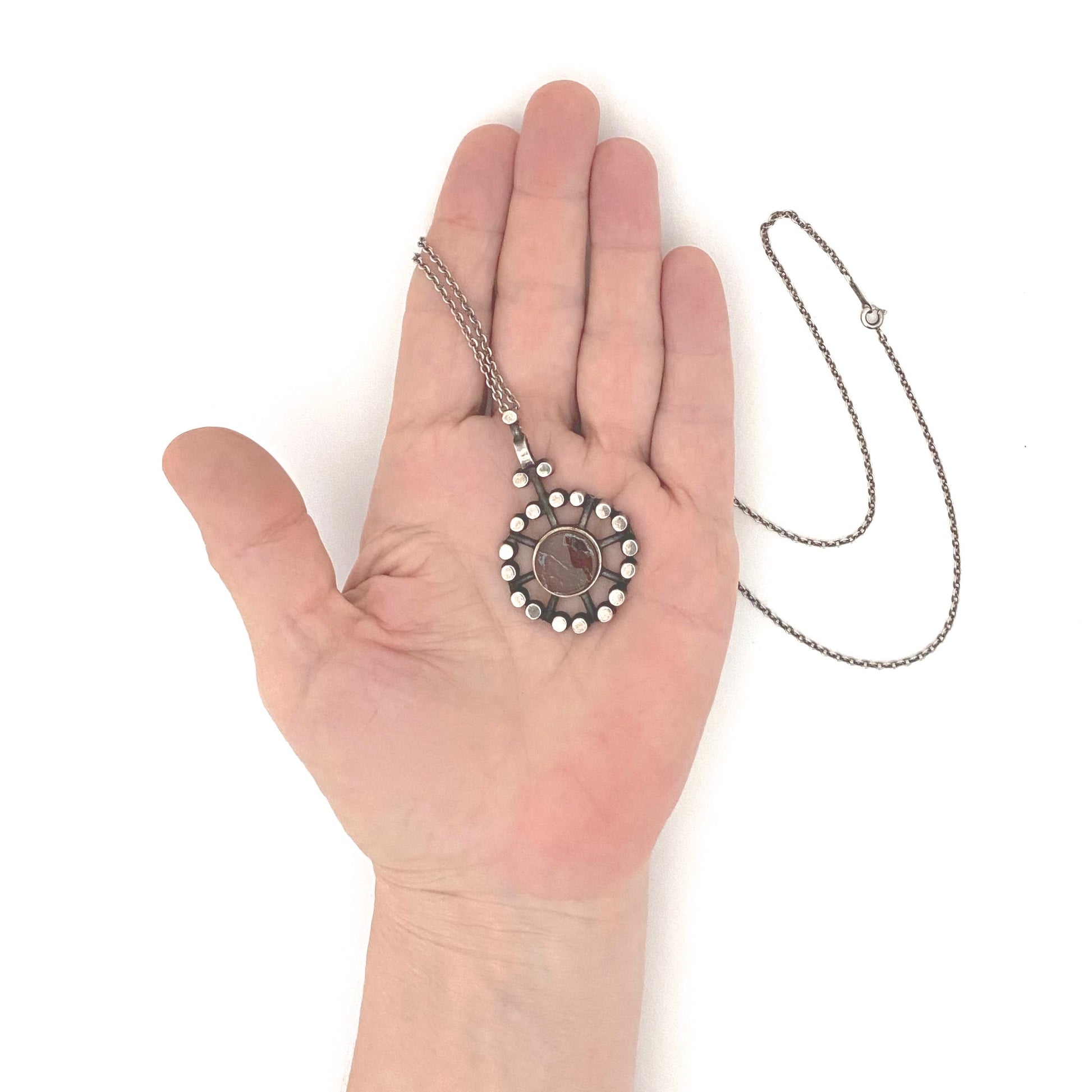scale Jorma Laine for Kultateollisuus Finland vintage silver red jasper pendant necklace 1973 Scandinavian Modernist jewelry design