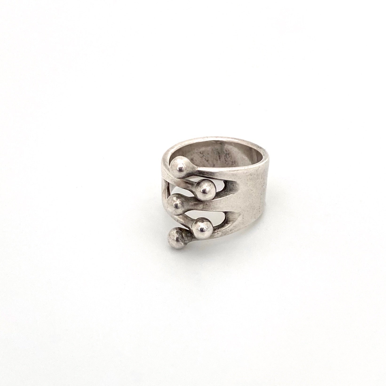 detail Anna Greta Eker Plus Studios Norway design vintage silver Jester ring 5 prong Scandinavian Modernist jewelry design