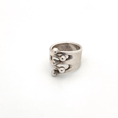 detail Anna Greta Eker Plus Studios Norway design vintage silver Jester ring 5 prong Scandinavian Modernist jewelry design