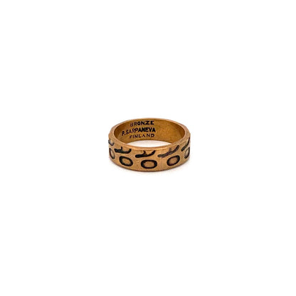 detail Pentti Sarpaneva Finland vintage bronze band ring Scandinavian Modernist jewelry design