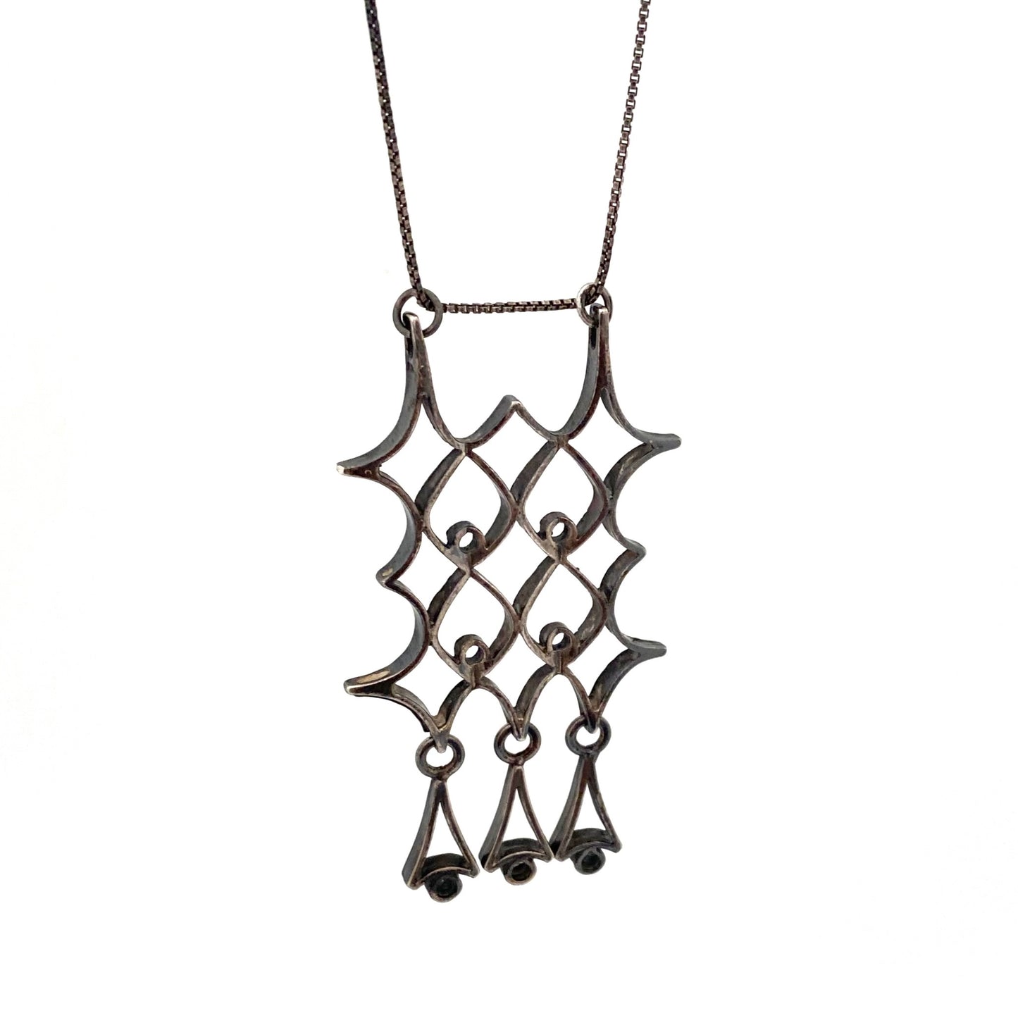 detail Pipa Niinimäki for Turun Hopea Finland vintage silver large kinetic pendant necklace Scandinavian Modernist jewelry design