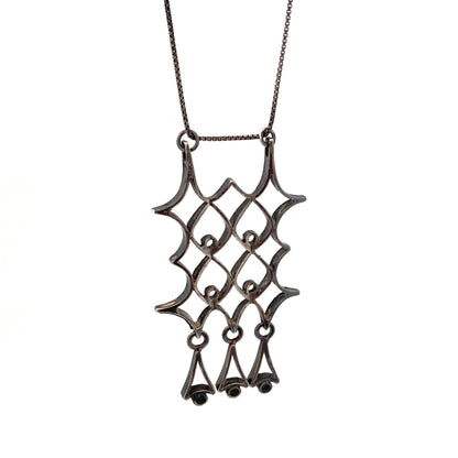 detail Pipa Niinimäki for Turun Hopea Finland vintage silver large kinetic pendant necklace Scandinavian Modernist jewelry design