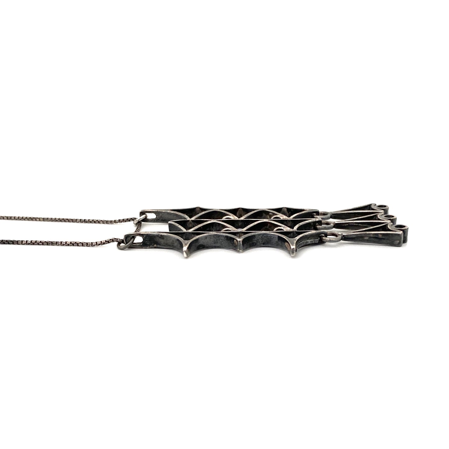 profile Pipa Niinimäki for Turun Hopea Finland vintage silver large kinetic pendant necklace Scandinavian Modernist jewelry design