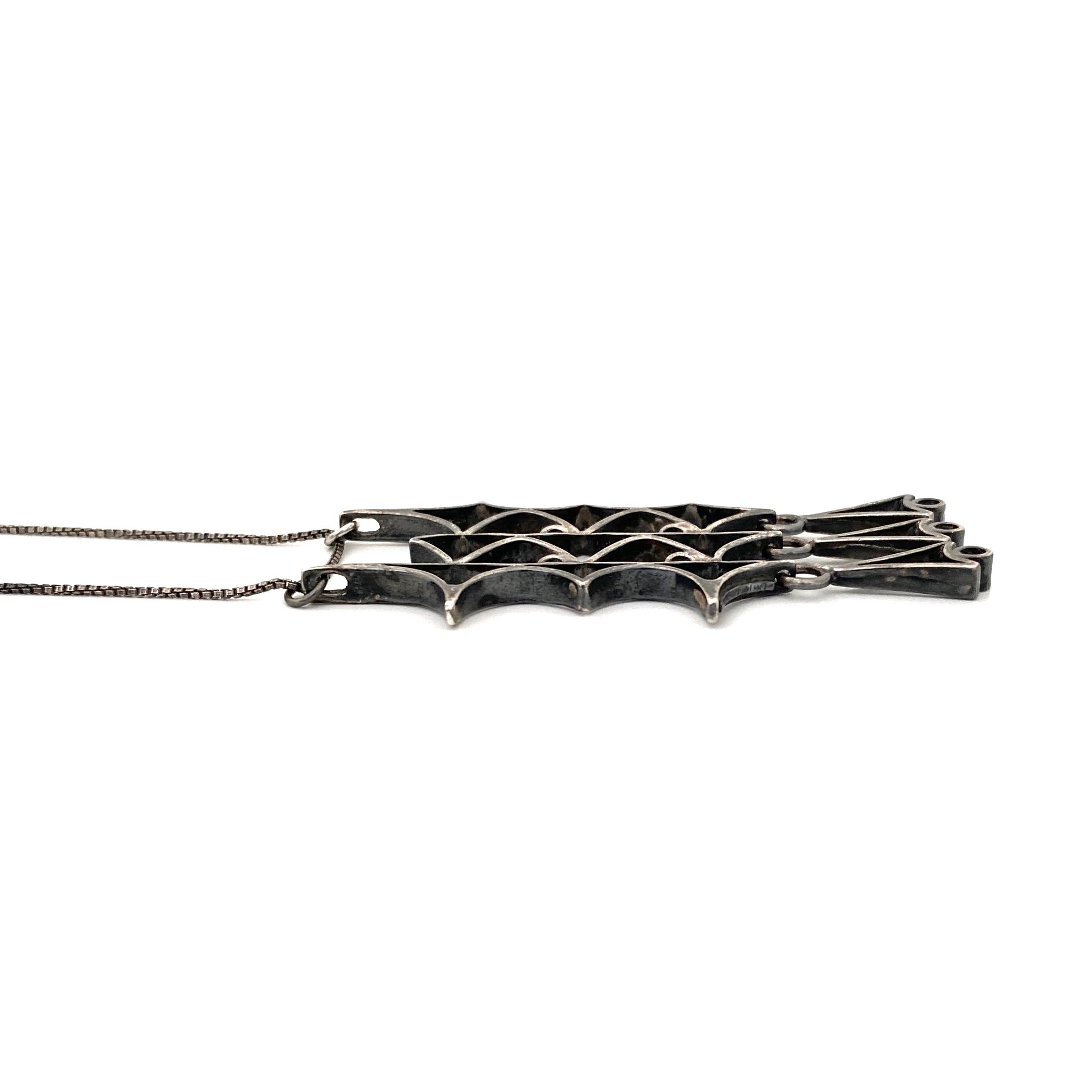profile Pipa Niinimäki for Turun Hopea Finland vintage silver large kinetic pendant necklace Scandinavian Modernist jewelry design