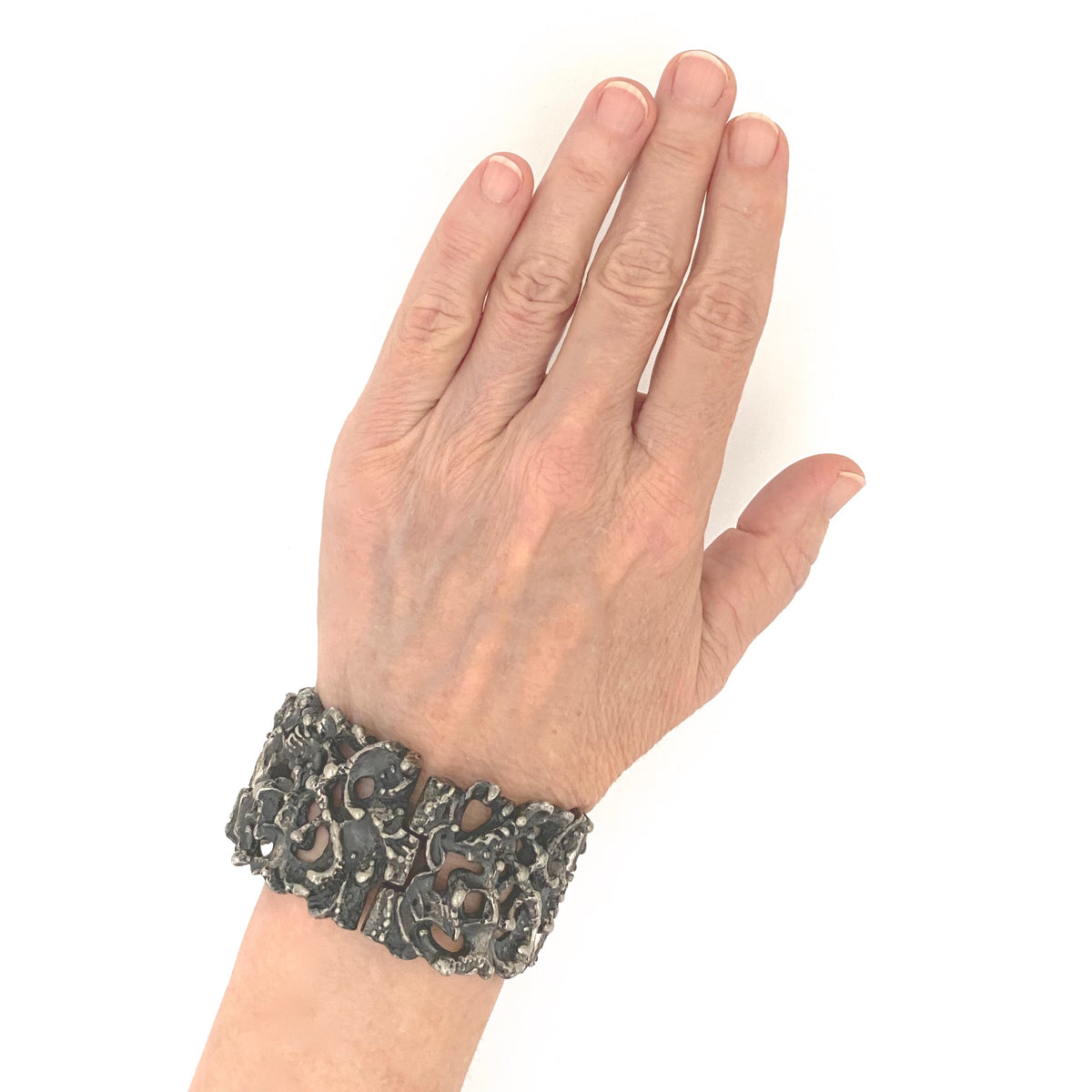 scale Robert Larin Canada vintage brutalist pewter chunky link bracelet Canadian Modernist jewelry design