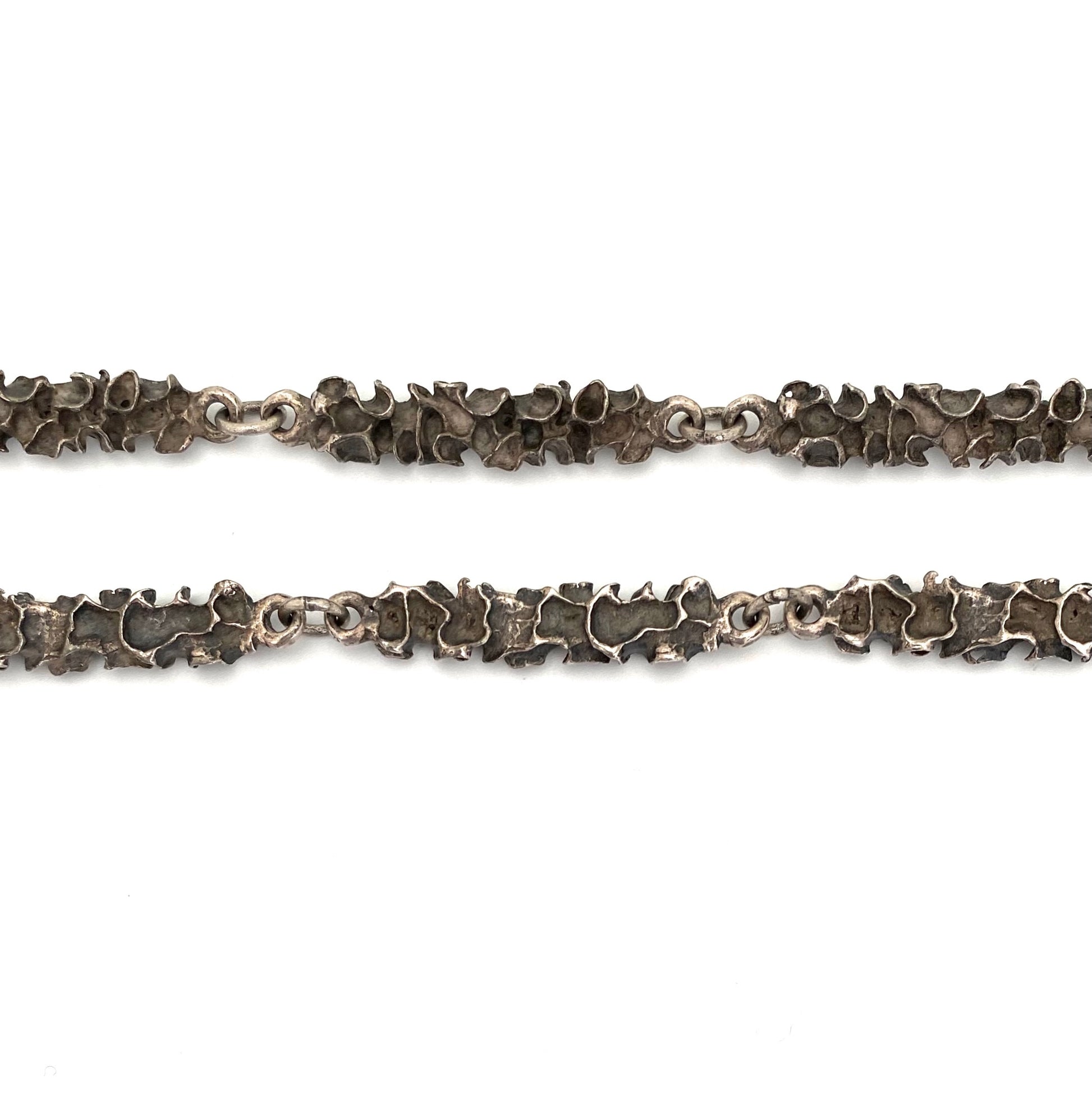 detail Robert Larin Canada vintage brutalist pewter long link chain double sided Canadian Modernist jewelry design.