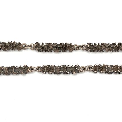 detail Robert Larin Canada vintage brutalist pewter long link chain double sided Canadian Modernist jewelry design.