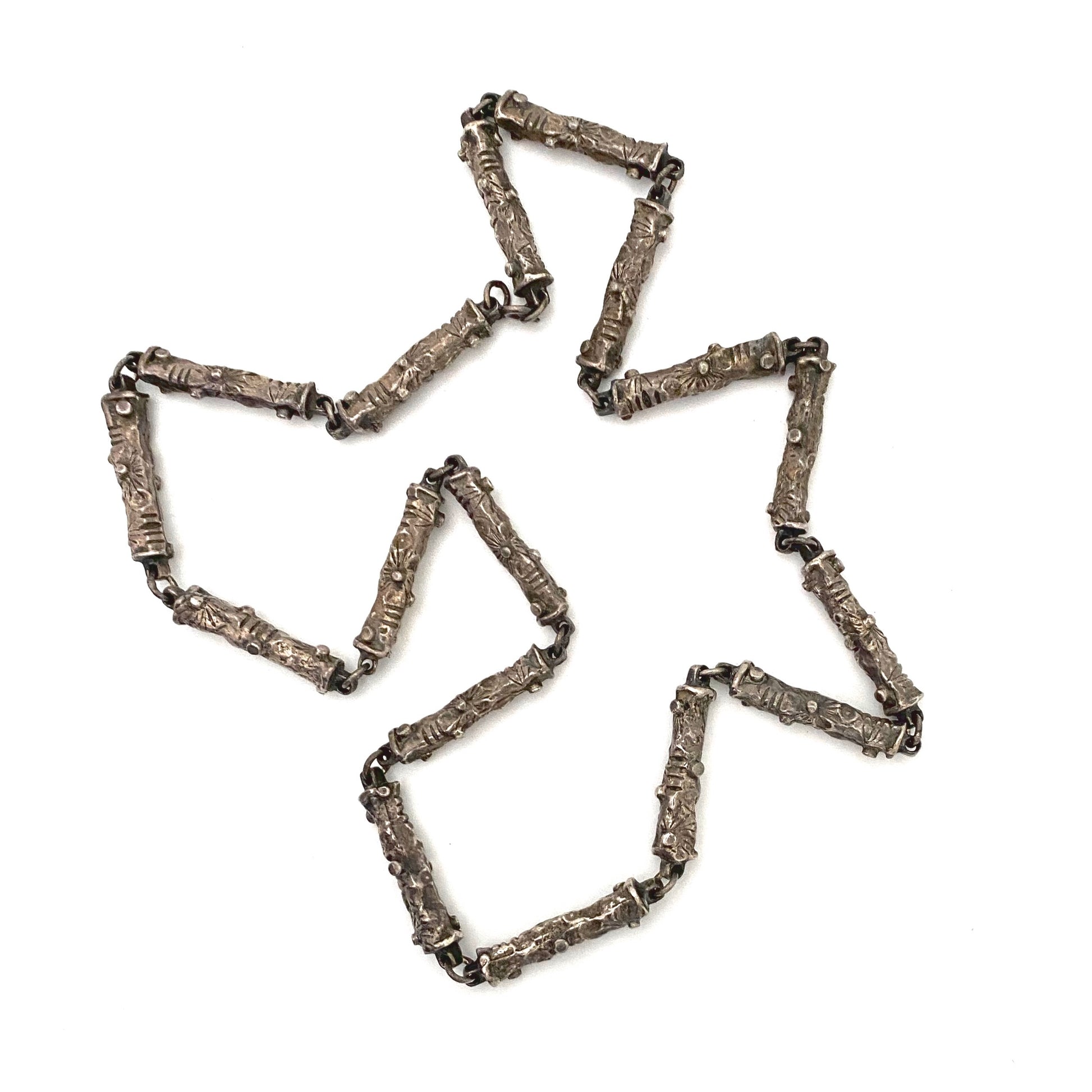 detail Robert Larin Canada vintage brutalist pewter long link chain necklace Canadian Modernist jewelry design