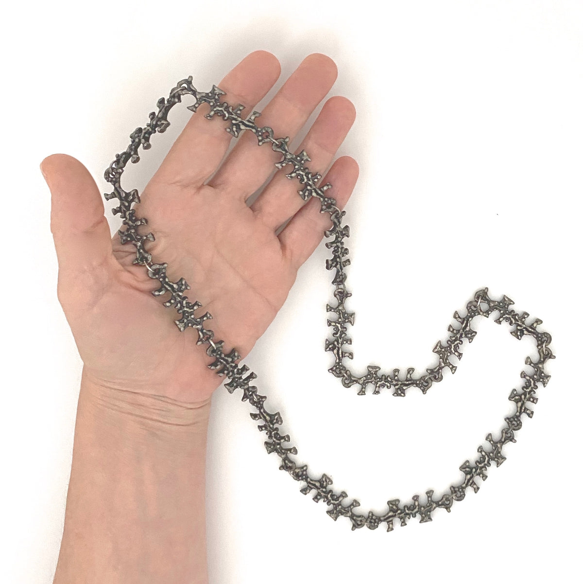 scale Robert Larin Canada vintage brutalist pewter long link chain necklace Canadian Modernist jewelry design
