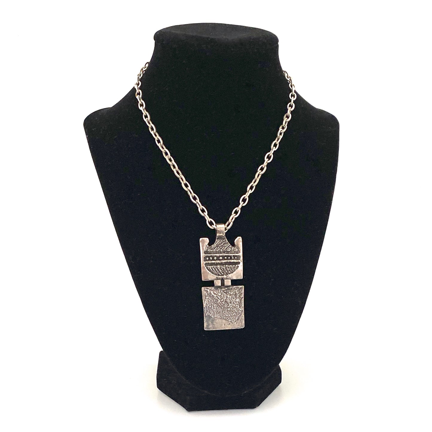 detail Robert Larin Canada vintage brutalist pewter textured pendant necklace Canadian Modernist jewelry design