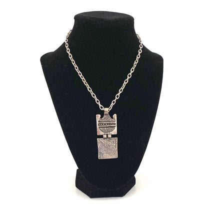 detail Robert Larin Canada vintage brutalist pewter textured pendant necklace Canadian Modernist jewelry design