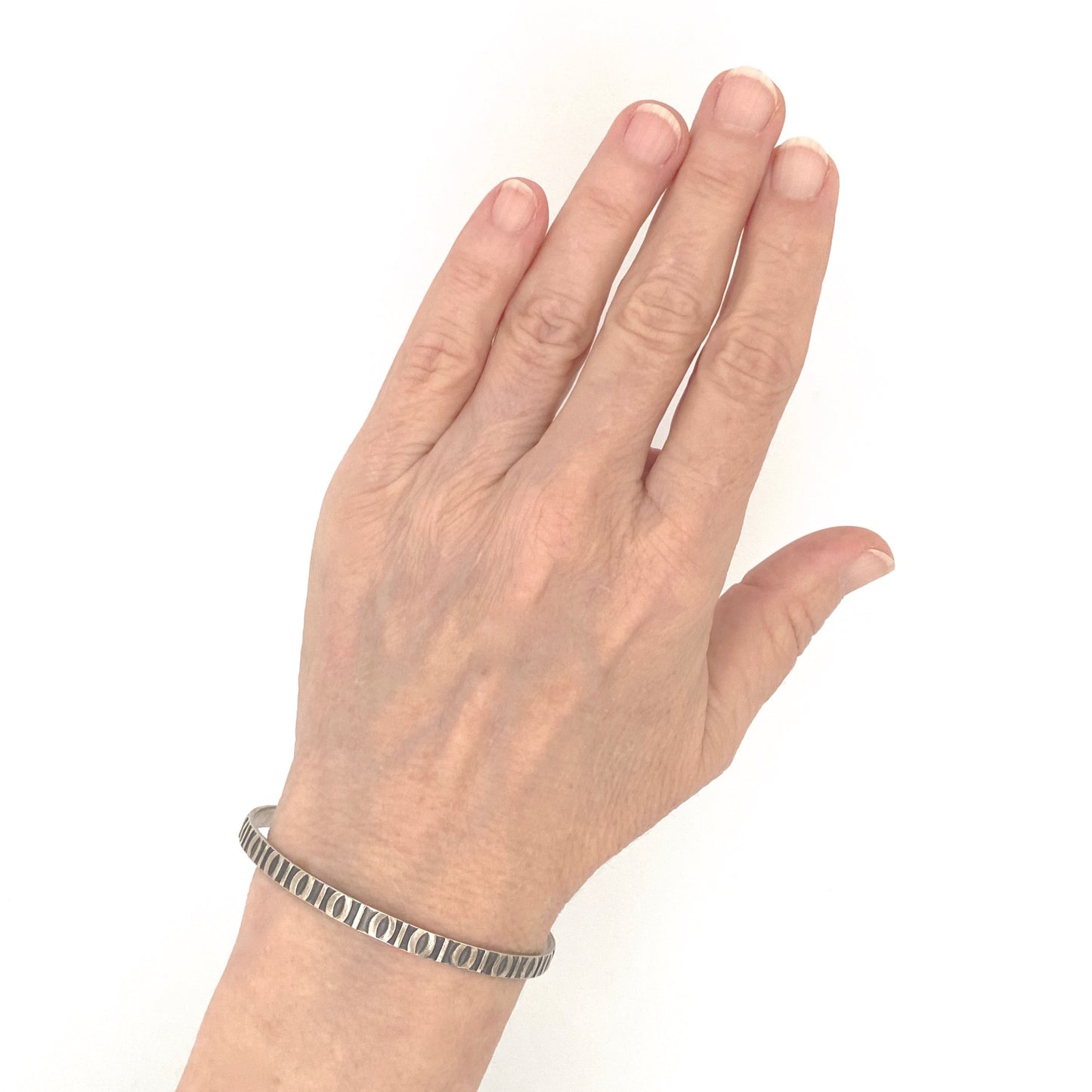 scale Rytosztuka Poland vintage silver textured bangle bracelet Polish Modernist jewelry design