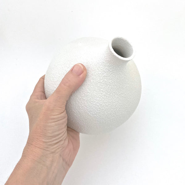 scale Sgrafo Modern Germany vintage textured porcelain vase Modernist ceramics design
