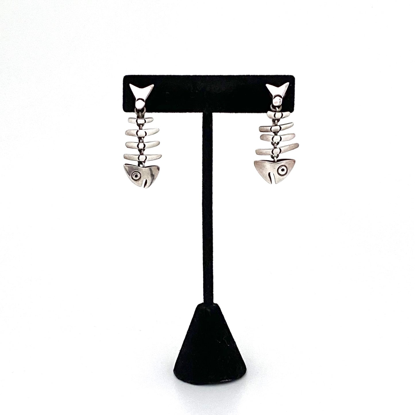 detail Taxco Mexico vintage kinetic silver fish skeleton earrings after Antonio Pineda design