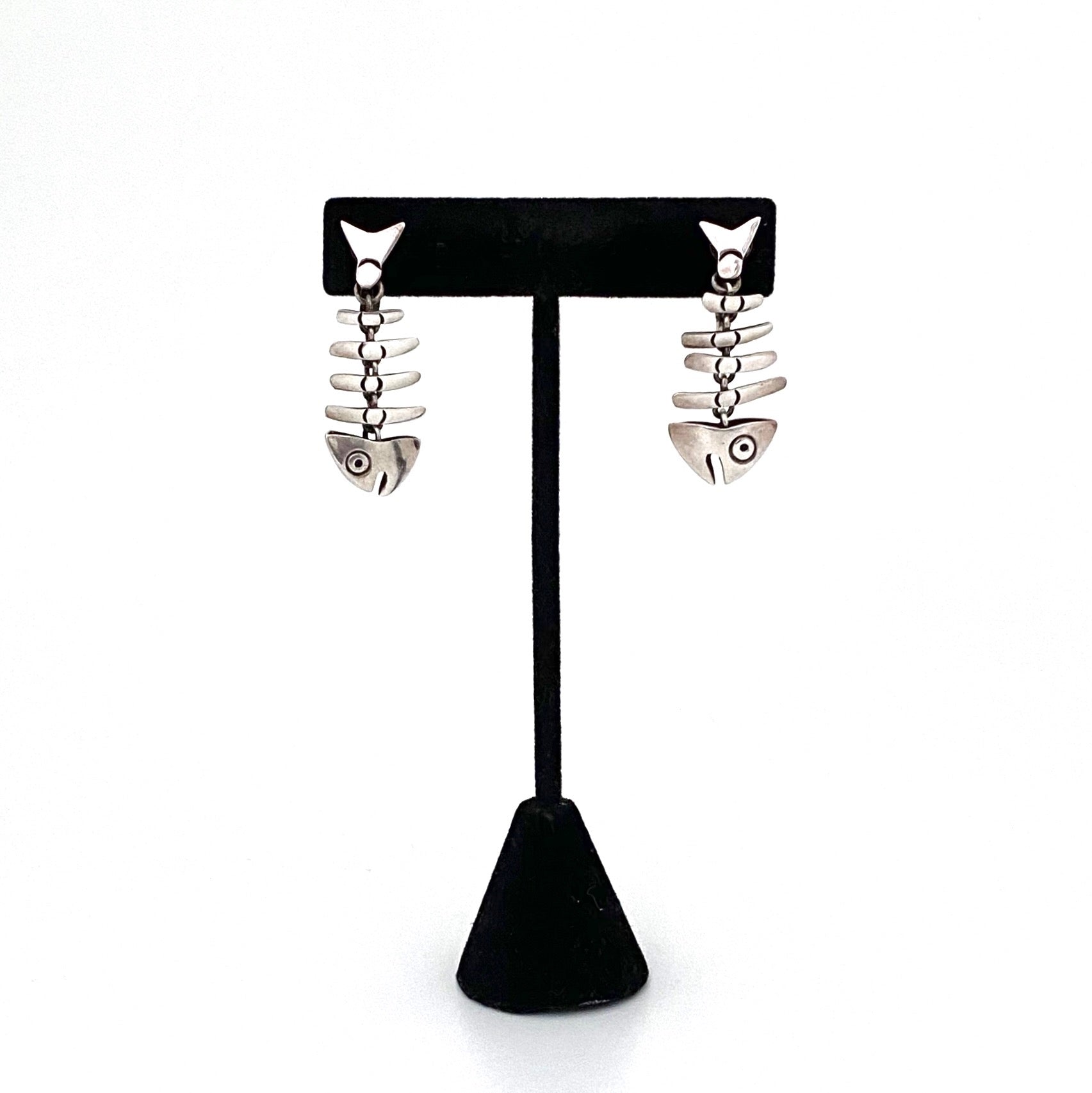detail Taxco Mexico vintage kinetic silver fish skeleton earrings after Antonio Pineda design