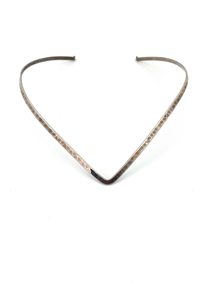 Alton hammered silver neck ring ~ 1976