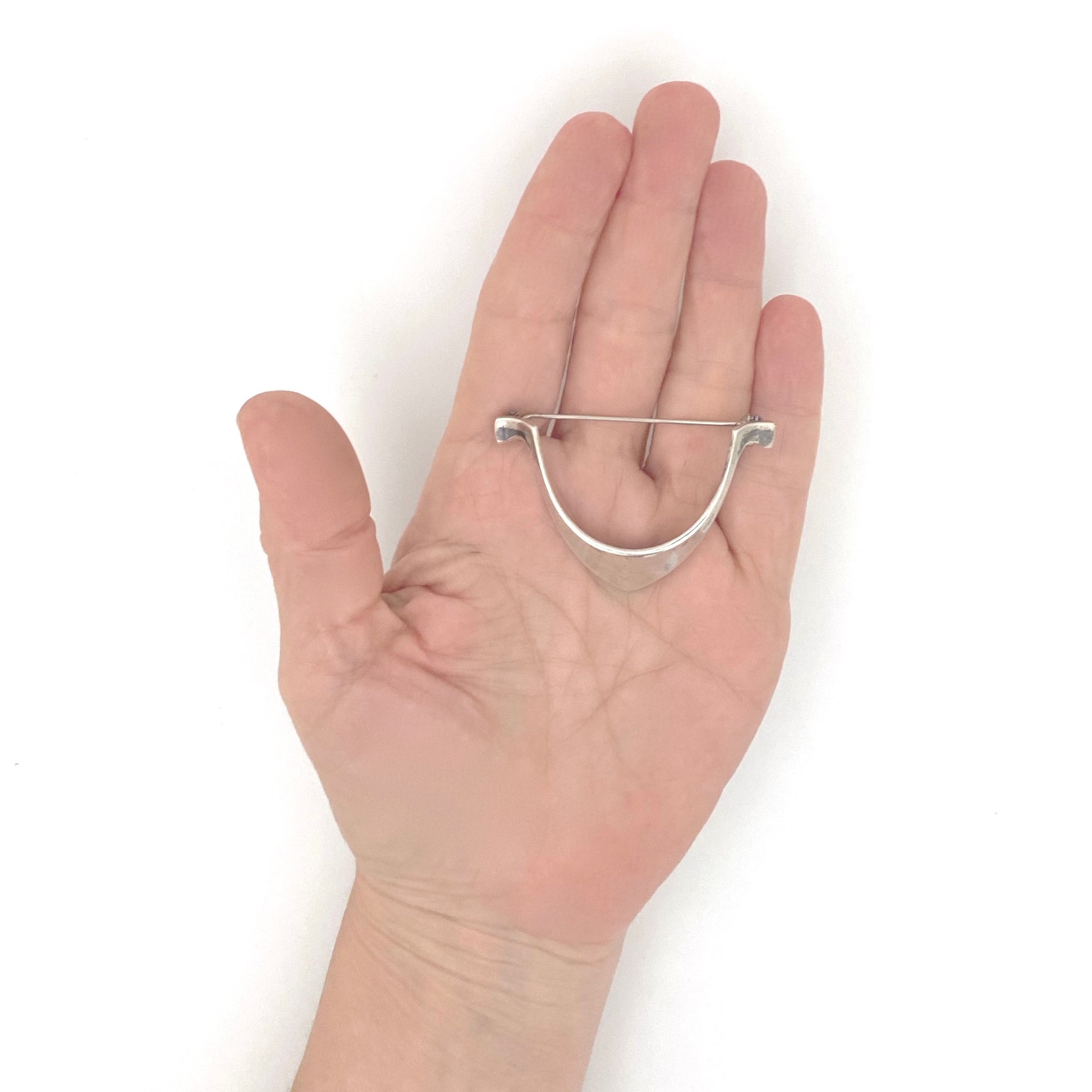 scale Tone Vigeland for Plus Studios Norway Design vintage silver brooch Scandinavian Modernist jewelry design