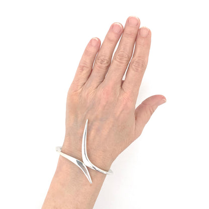 scale vintage hand wrought sterling silver bangle bracelet Modernist jewelry design