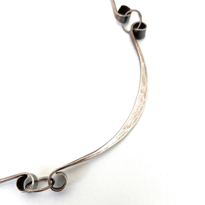 detail vintage hammered silver choker necklace studio made Modernist jewelry design