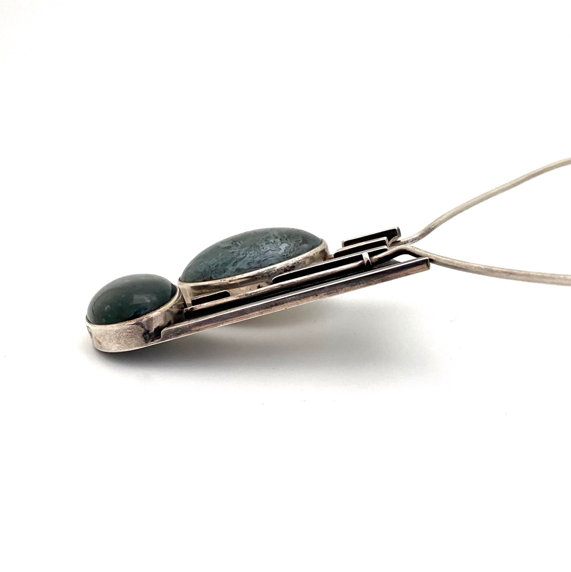 profile vintage silver moss agate large torque necklace studio made Modernist jewelry design
