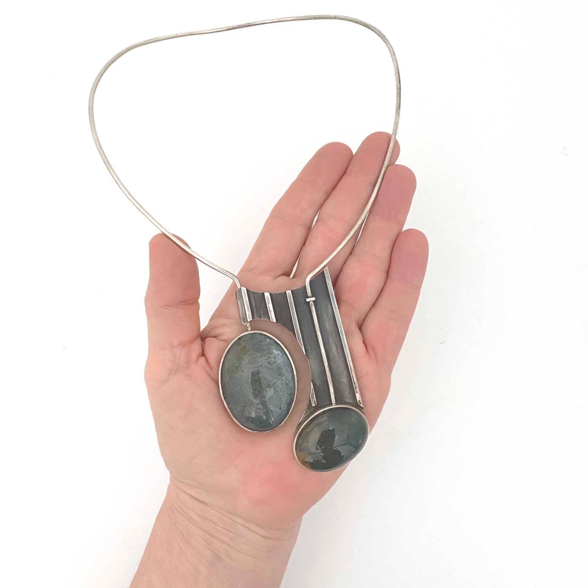 scale vintage silver moss agate large torque necklace studio made Modernist jewelry design