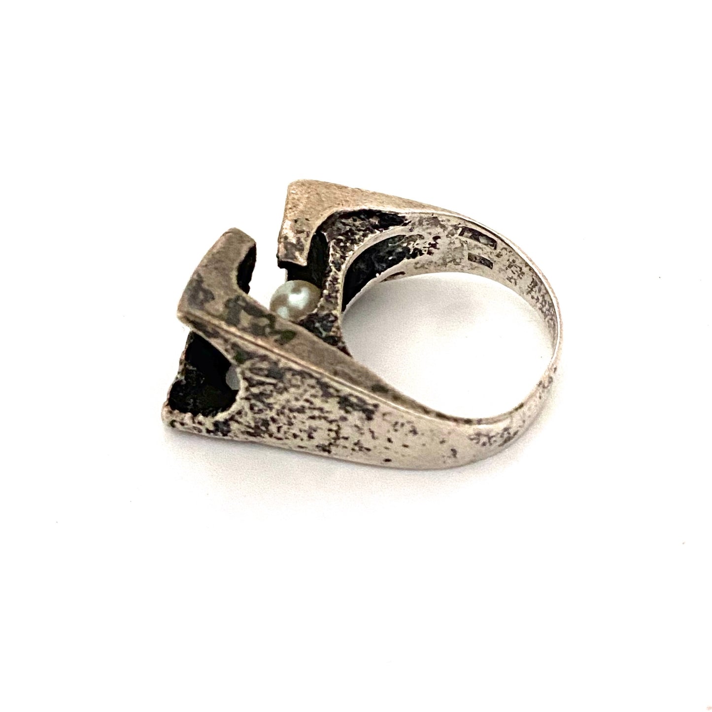 vintage silver & pearl brutalist ring