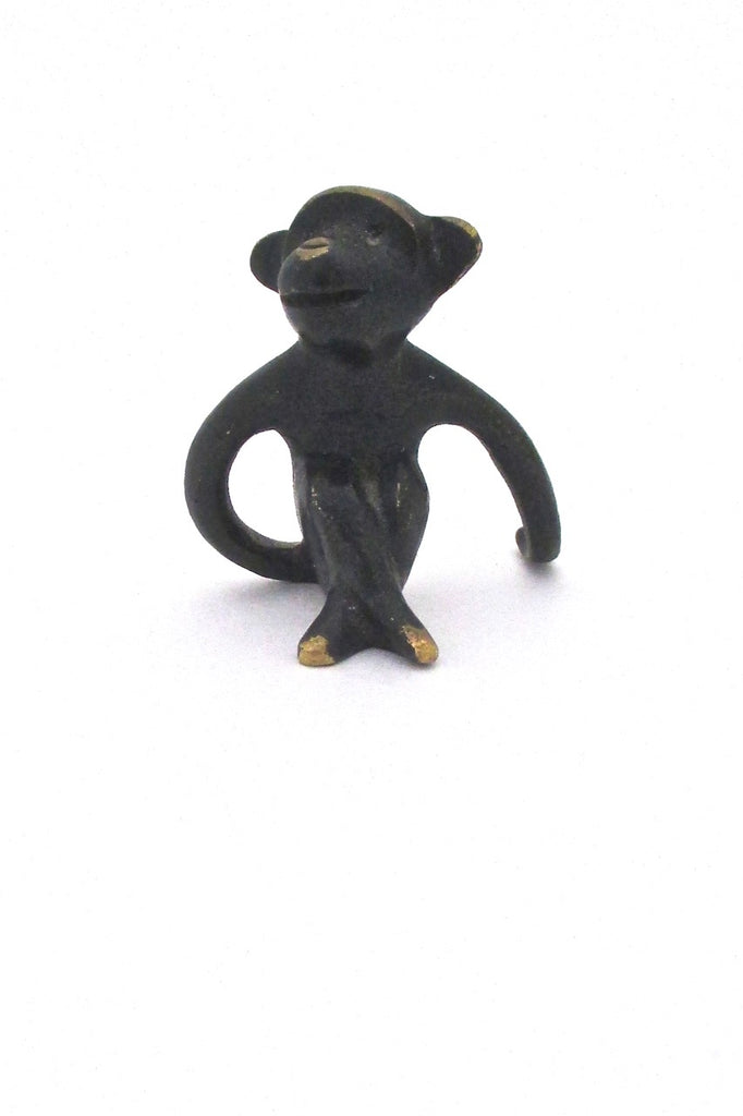 Baller diminutive bronze smiling monkey – Samantha Howard Vintage