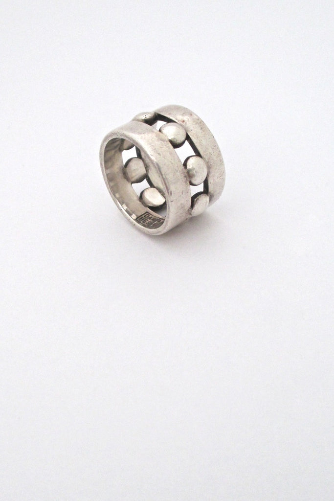 Darla Hesse Canada vintage silver beaded band ring