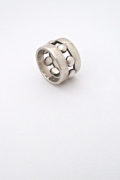 Darla Hesse Canada vintage silver beaded band ring