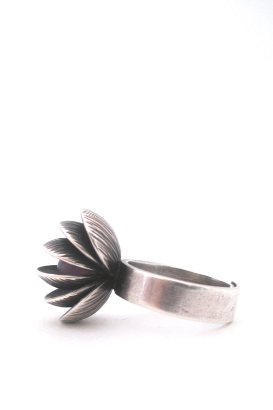 Elis Kauppi Kupittaan Kulta Finland vintage Scandinavian Modern hidden amethyst ring Nordic design
