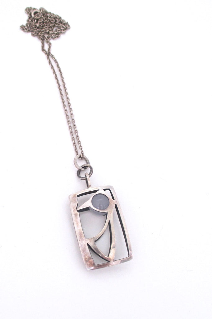 Elis Kauppi for Kupittaan Kulta Finland vintage Scandinavian Modern pendant necklace silver chalcedony bird 1966