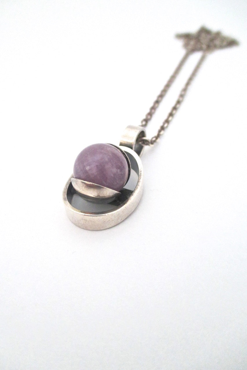 Elis Kauppi for Kupittaan Kulta Finland vintage Scandinavian Modernist silver amethyst pendant necklace