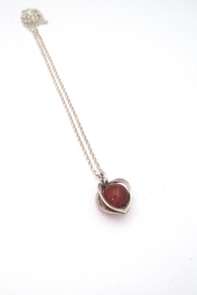 Kupittaan Kulta Finland vintage silver banded agate heart pendant necklace