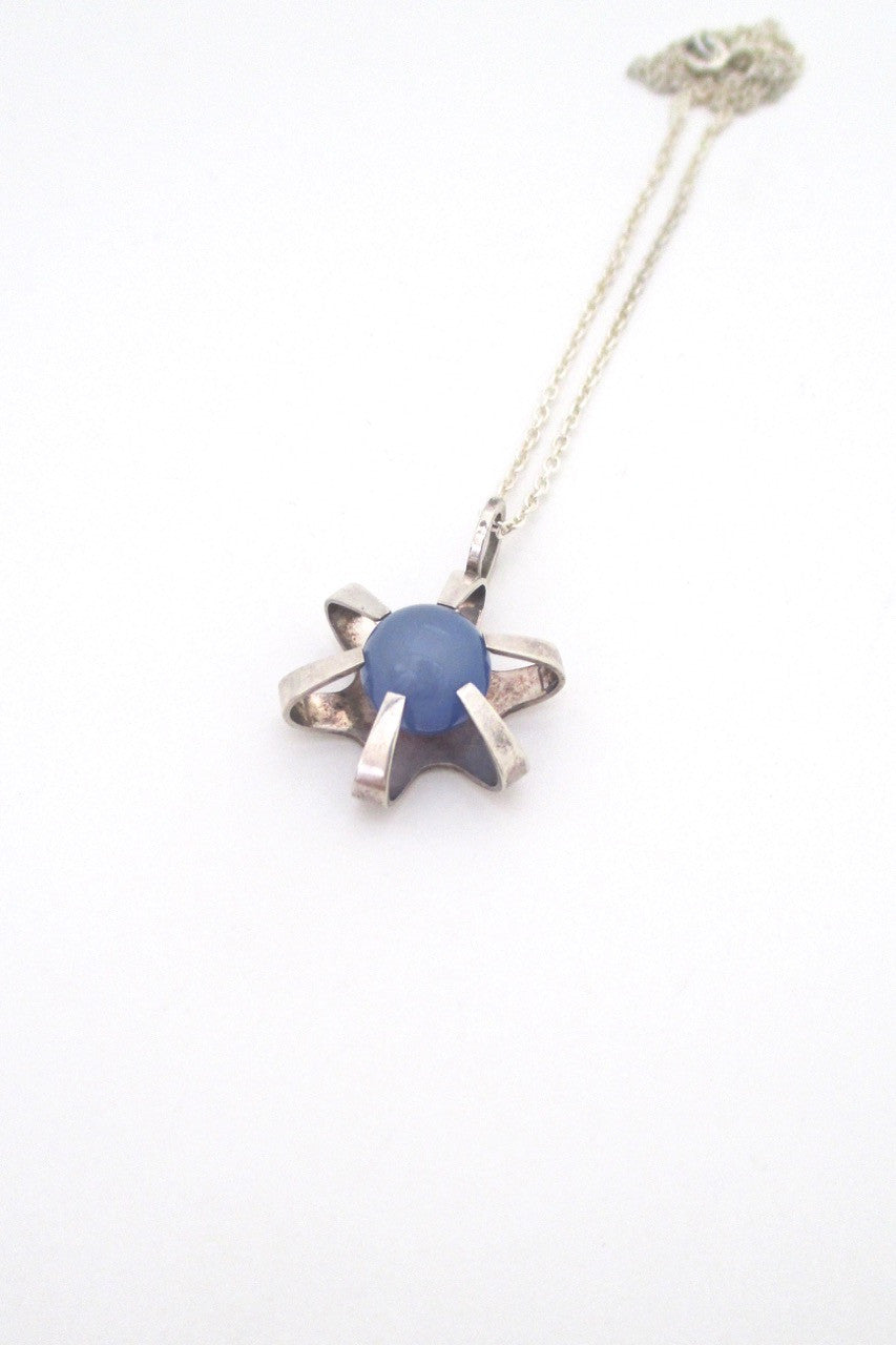 Elis Kauppi for Kupittaan Kulta Finland vintage modernist silver chalcedony star pendant necklace