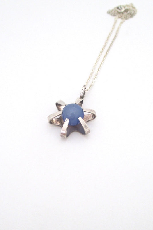 Elis Kauppi for Kupittaan Kulta Finland vintage modernist silver chalcedony star pendant necklace