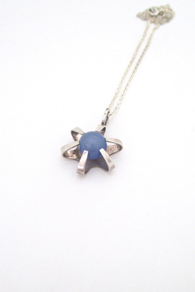 Elis Kauppi for Kupittaan Kulta Finland vintage modernist silver chalcedony star pendant necklace