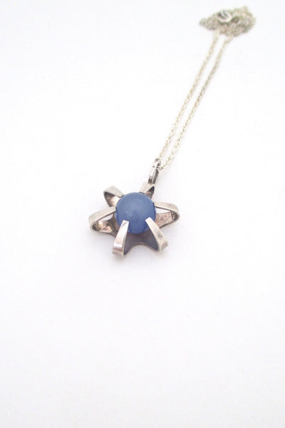 Elis Kauppi for Kupittaan Kulta Finland vintage modernist silver chalcedony star pendant necklace